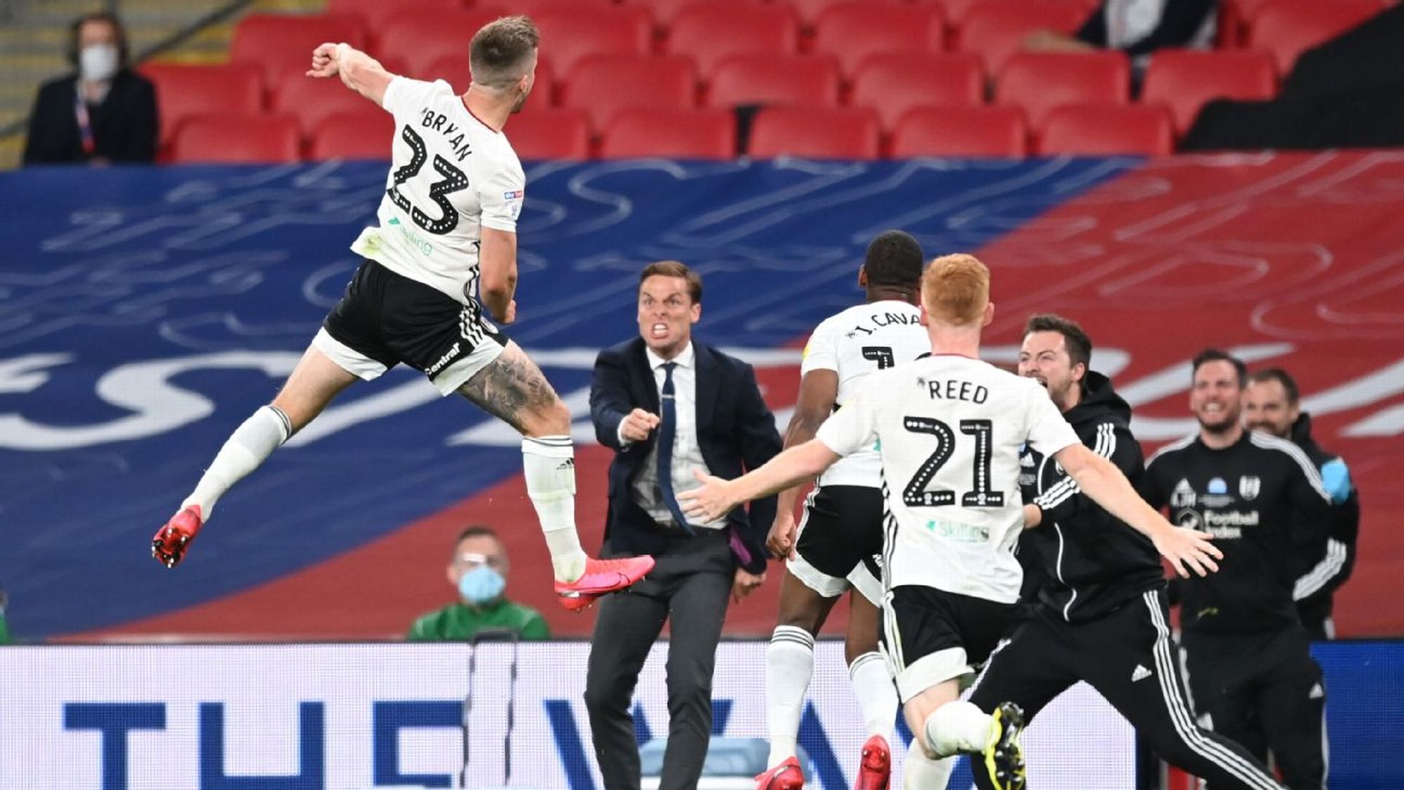 这个年轻的 这个年轻的